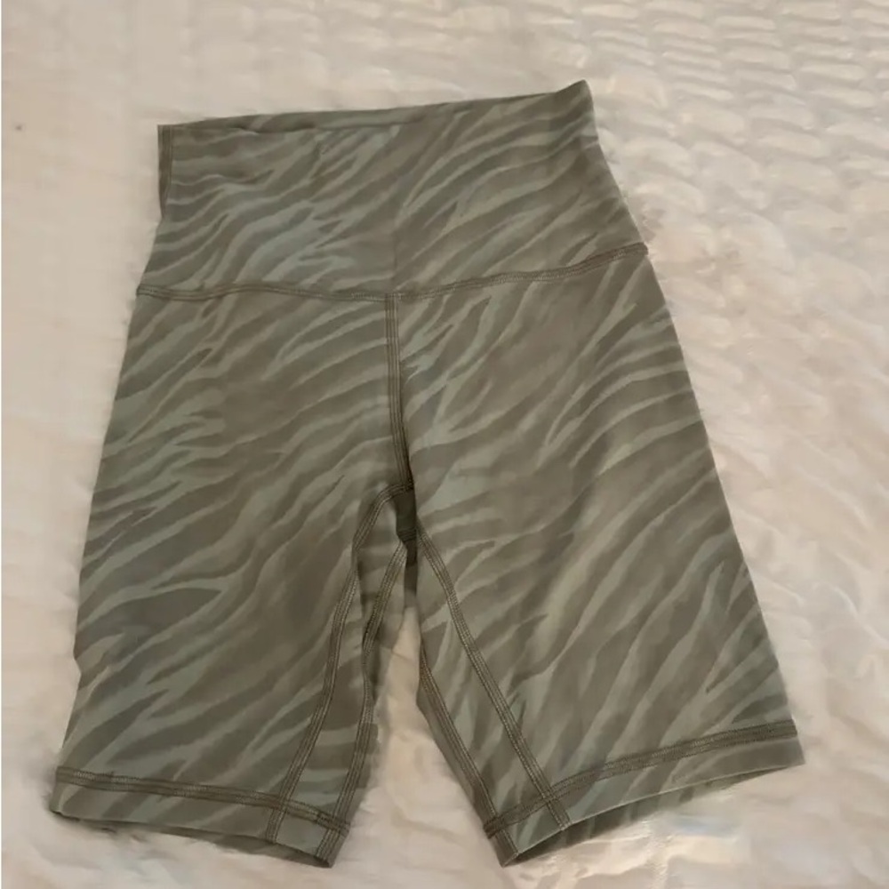 Lululemon Align Biker Shorts 8”
